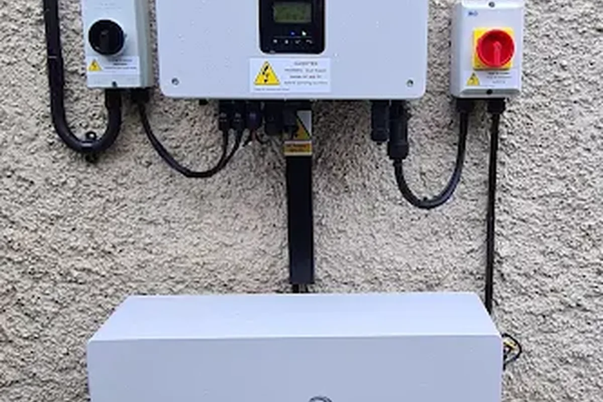 Fox ESS inverter and battery mounted on an exterior wall