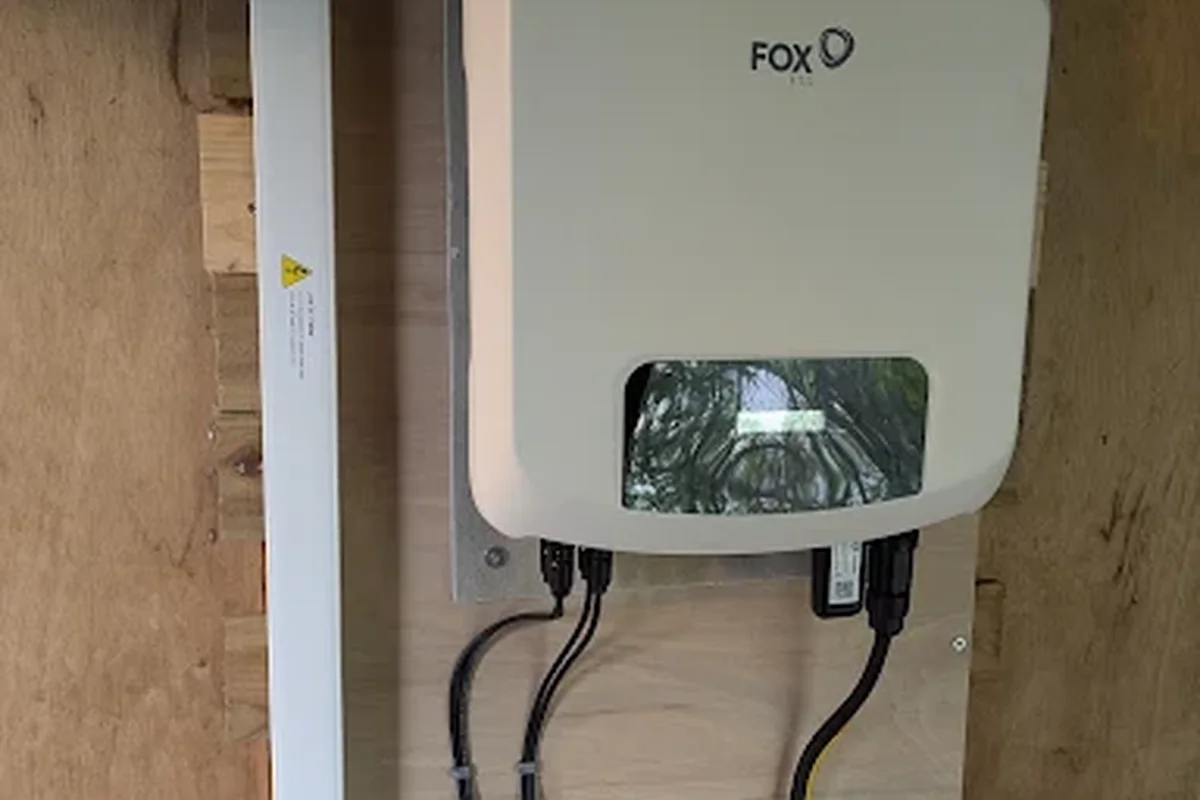 Replacement Fox ESS hybrid inverter with new isolators