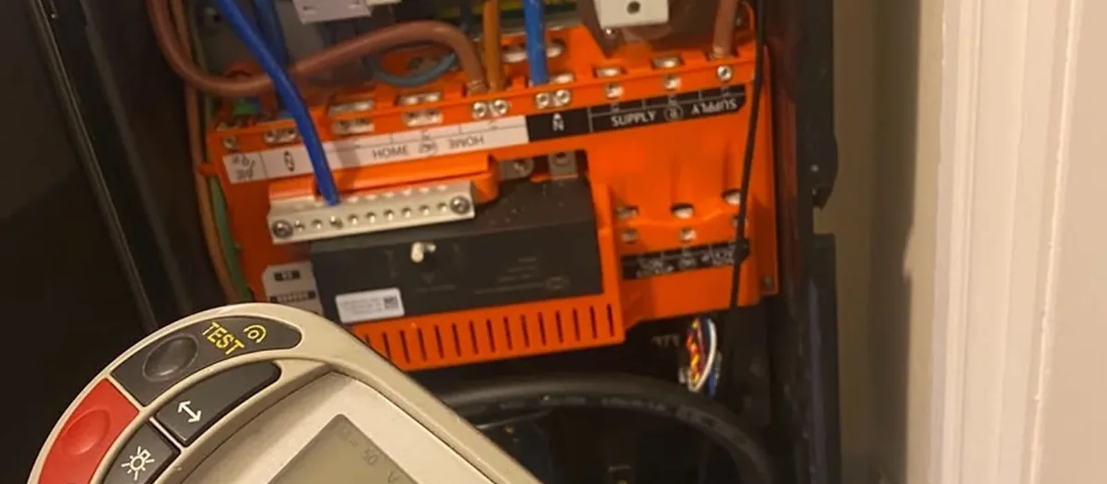 Diagnosing a solar fault at the consumer unit with a Megger tester